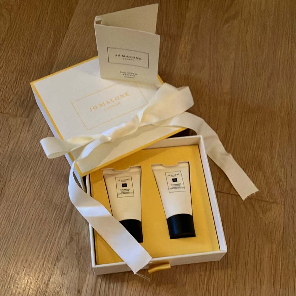 Jo Malone English Pear & Freesia Hand Cream + Perfume Set with Gift Box 🍐 🌺